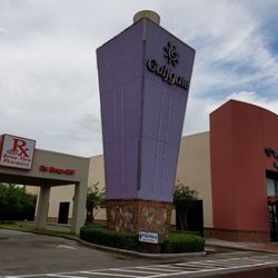 Gulfgate Center Mall - Tiger woods prefers the golf gate