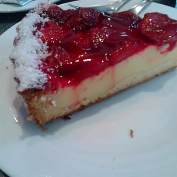 Fuensanta - Tarta de frutilla - Coffee & Tea Near Me - Buenos Aires, C