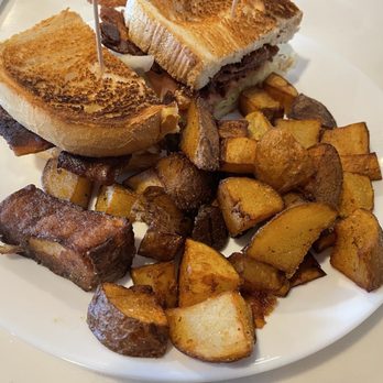 Turnaround Restaurant - BLT - Breakfast & Brunch Near Me - Jefferson Hills, Pennsylvania Turnaround Restaurant - BLT - Breakfast & Brunch Near Me - Jefferson Hills, Pennsylvania