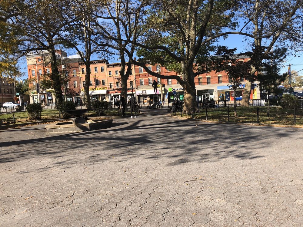 TOMPKINSVILLE PARK 26 Victory Blvd, Staten Island, New York Parks