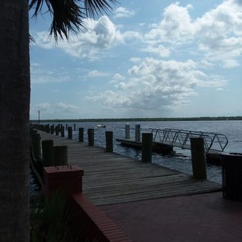Palatka City Dock - Short walking & fishing pier, next to one of the boat ramps - Boating Near Me - Palatka, Florida