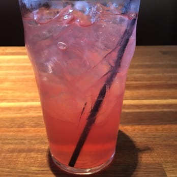 Cheddar's Scratch Kitchen - Raspberry lemonade - American Near Me - Austin, Texas