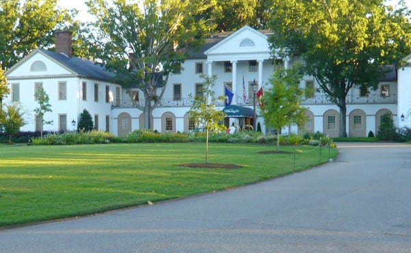 Williamsburg Inn, an official Colonial Williamsburg Hotel by null