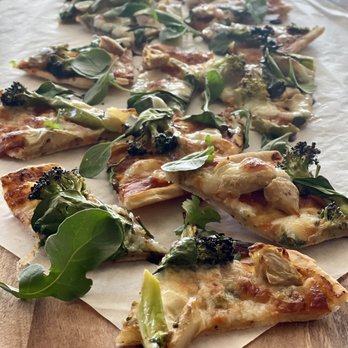Justine's Private Cuisine - Spinach Mozzarella baby broccoli Pizza - Caterers Near Me Justine's Private Cuisine - Spinach Mozzarella baby broccoli Pizza - Caterers Near Me