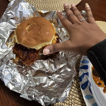 Crossroad Hot Chicken  - Hot chicken sandwich with the garlic sauce - Chicken Shop Near Me - Tampa, Florida