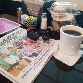 BuzzCatz Coffee & Sweets - Grabbed some cheap day-old pastries in the way in. The $5 conabon roll is a buck. That'll be good in the toaster oven! - Coffee & Tea Near Me - Orange Beach, Alabama