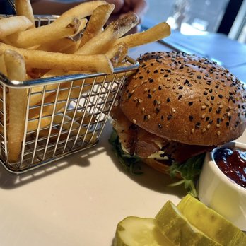 Yard House - Kurobuta Pork Burger - Blueberry Ketchup on side - Vegetarian Near Me - Burbank, California Yard House - Kurobuta Pork Burger - Blueberry Ketchup on side - Vegetarian Near Me - Burbank, California