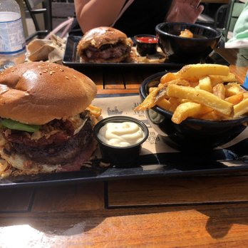 Burger Bar - Irish Burger - Burgers Near Me - Amsterdam, New Hampshire