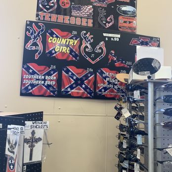 Raceway - a car dealer's display in a car dealer's shop - Gas Stations Near Me - Jasper, Tennessee