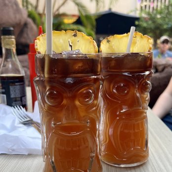 Down the Hatch Maui - Happy Hour Mai Tais - Seafood Near Me - Lahaina, Hawaii
