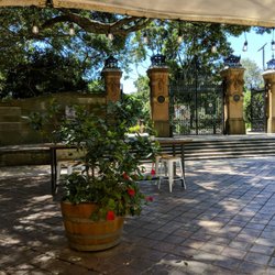 Piccolo Caffe - Great location
