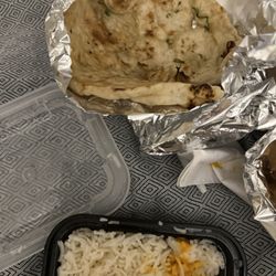 Tandoori Tibet - Garlic Naan Plain Rice