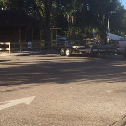 Fruitville Texaco - Lots of parking