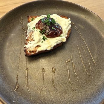 Giulia - American Near Me - Minneapolis, Minnesota