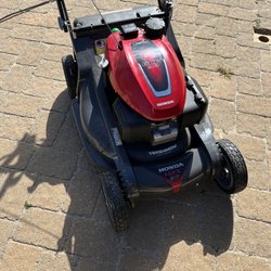 Gonzo's Small Engine Repair - My Honda mower after photo! Runs like a too!