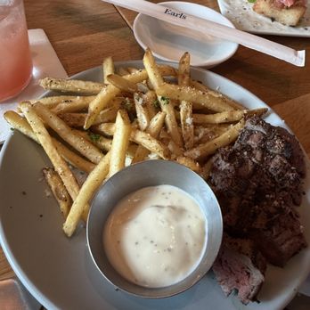 Earls Kitchen + Bar - New American Near Me - Nashville, Tennessee Earls Kitchen + Bar - New American Near Me - Nashville, Tennessee