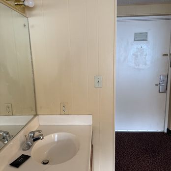 River Terrace - Odd stains on all the walls door carpets - Resorts Near Me - Gatlinburg, Tennessee
