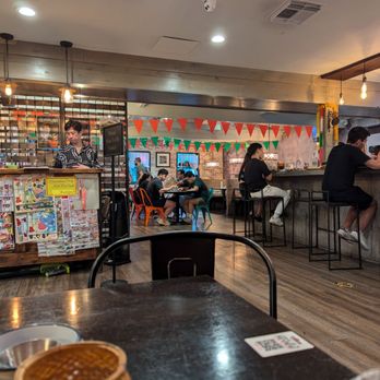 Rim Tanon - Cute interior! - Thai Near Me - Houston, Texas Rim Tanon - Cute interior! - Thai Near Me - Houston, Texas