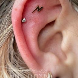 (Photo by Alli of my piercings)