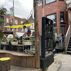 Le Caravane Café