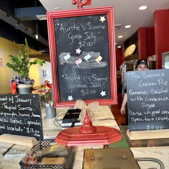 La Liégeoise - Daily specials - Waffles Near Me - East Honolulu, Hawaii