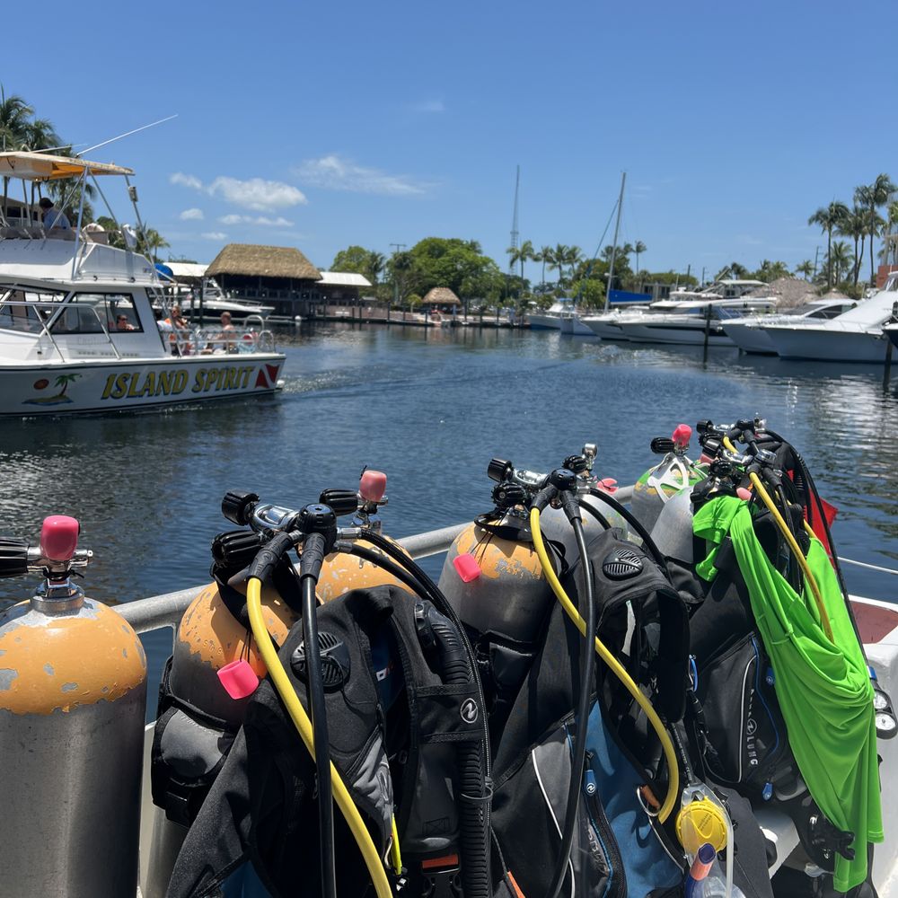 Rainbow Reef Dive Center - Scuba Diving Near Me - Key Largo, Florida