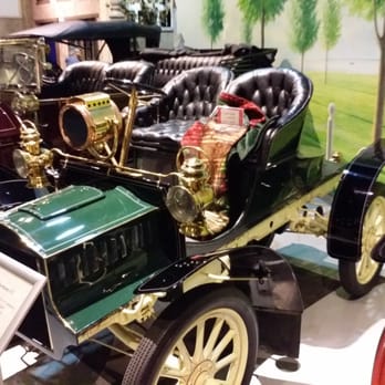 AACA Museum - A very old Cadillac - Museums Near Me - Hershey, Pennsylvania