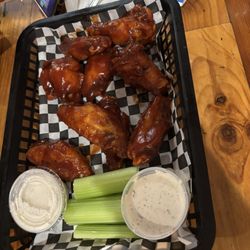 Milton's Pizza and Pasta - Wakefield - Bbq 10 count Wings