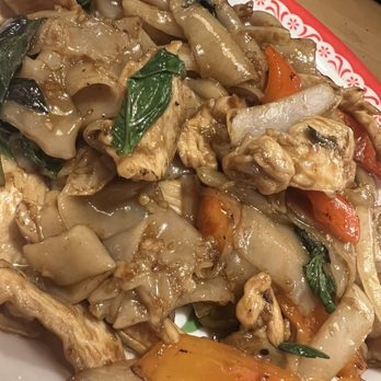 Mae Ornnit Thai Kitchen - Thai Near Me - Annandale, Virginia