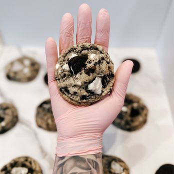Twice As Sweet - Cookies & Cream - Custom Cakes Near Me Twice As Sweet - Cookies & Cream - Custom Cakes Near Me