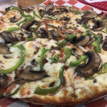 Alumni - Mushroom & Green Pepper Pizza - Pizza Near Me - Weymouth, Massachusetts