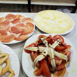 Bar Tomasin - Jamon, queso y tomates
