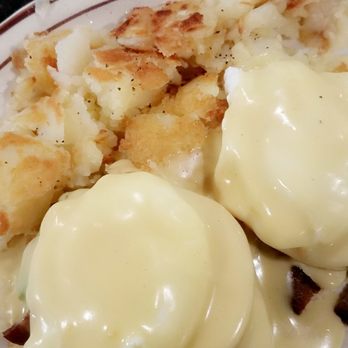 Min's Kitchen - California Benedict - American Near Me - Concord, California