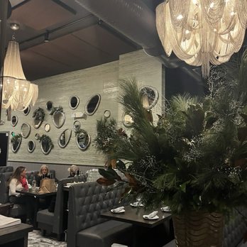 Zucca Gastrobar - The seasonal decor! - Pizza Near Me - Westport, Connecticut