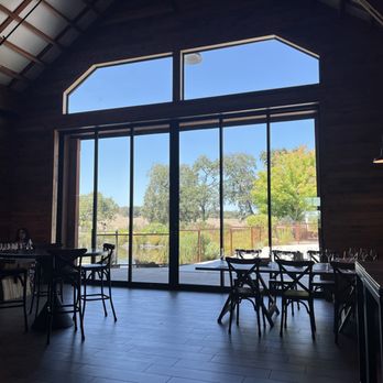 Bricoleur Vineyards - Wineries Near Me - Windsor, California