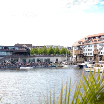 Tempelhofer Hafen - Wake Board Aktion - Shopping Centers Near Me - Berlin, BE