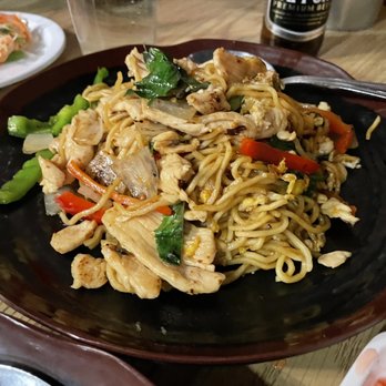D Thai Bistro - Drunken Noodles with Chicken - Thai Near Me - Mesquite, Nevada