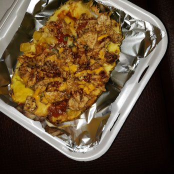Memphis Pineapple Express - bowl with chicken. Amazing, perfectly crafted, and delicious!(My love broke the crown off, before I snapped a pic of the extra one ) - Hawaiian Near Me - Memphis, Tennessee