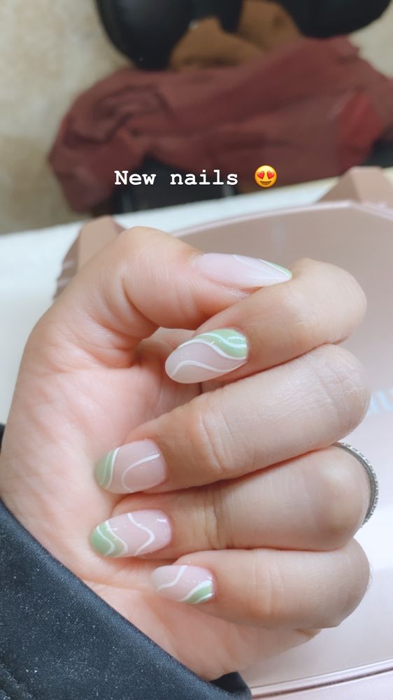Graceful Beauty Nail Salon Logo