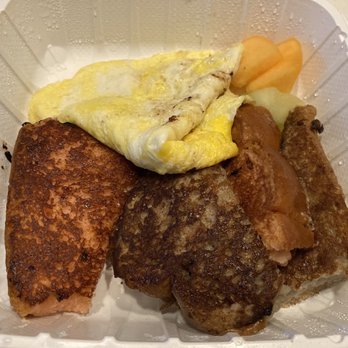 808 Grindz Cafe - Rainbow French Toast - Cafes Near Me - Lahaina, Hawaii