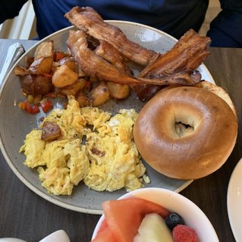 Inn On the Twenty - Breakfast option with fruit cup (extra) - Hotels Near Me - Jordan, Ontario Inn On the Twenty - Breakfast option with fruit cup (extra) - Hotels Near Me - Jordan, Ontario