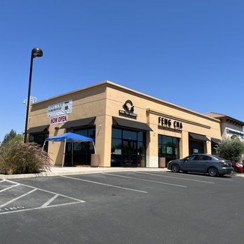 Feng Cha Folsom - Outside, parking lot - Bubble Tea Near Me - Folsom, California