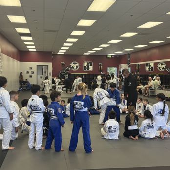 Checkmat Menifee - Kids Gi Class learning takedowns with Professor Kuhio - Brazilian Jiu-jitsu Near Me - Menifee, California Checkmat Menifee - Kids Gi Class learning takedowns with Professor Kuhio - Brazilian Jiu-jitsu Near Me - Menifee, California