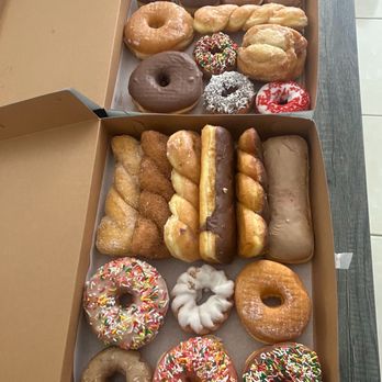Donut Boss - 2 Dozens Mix - Donuts Near Me - Westminster, California