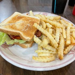 Viburnum Inn & Restaurant - BLT with french fries