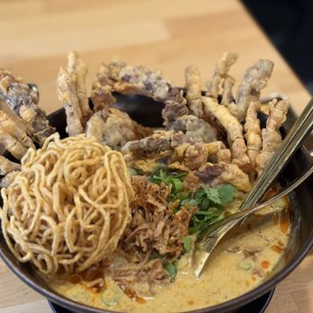 Manaao - Khao Soi Noodle with soft shell crab (IG: @eatwithbaobae) - Thai Near Me - Tustin, California