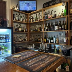 Pascal's Cafe & Grill - Bar!!