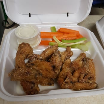 Crazy Hot Wings - Garlic parmesan wings yummy - Salad Near Me - Tujunga, California