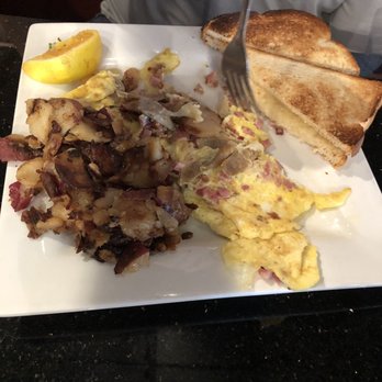Keke's Breakfast Cafe - Meat omelette with potatoes - Breakfast & Brunch Near Me - St. Augustine, Florida