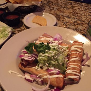 Tres Potrillos - Mexican Near Me - Beachwood, Ohio